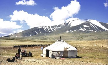 Kasachische Familie am Tsengel Berg